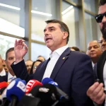 Flávio Bolsonaro confirma encontro com Vorcaro após prisão do banqueiro