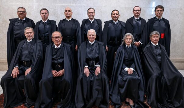 PEC propõe mandato de 12 anos para ministros do STF