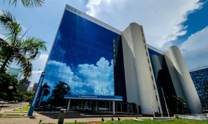 STF rejeita recurso e mantém decisão contra revisão da vida toda do INSS