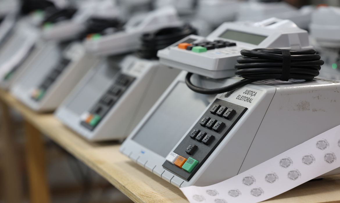 TSE endurece regras para IA nas eleições