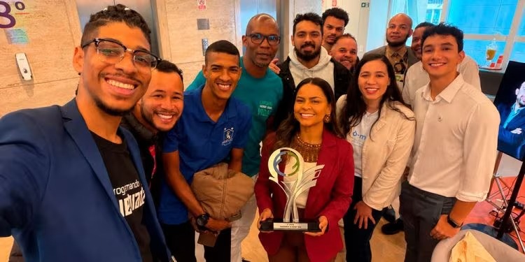 Iniciativa cultural transforma jovens em Manaus