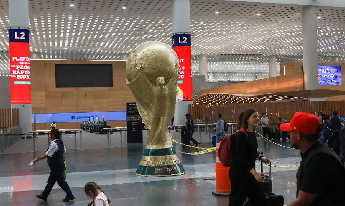 Azteca recebe abertura da Copa