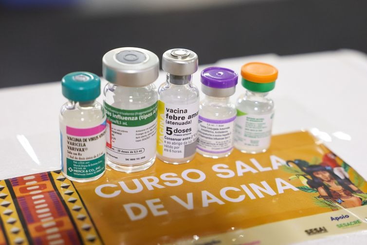 Farmacovigilância reforça segurança das vacinas no país Farmacovigilância reforça segurança das vacinas no país