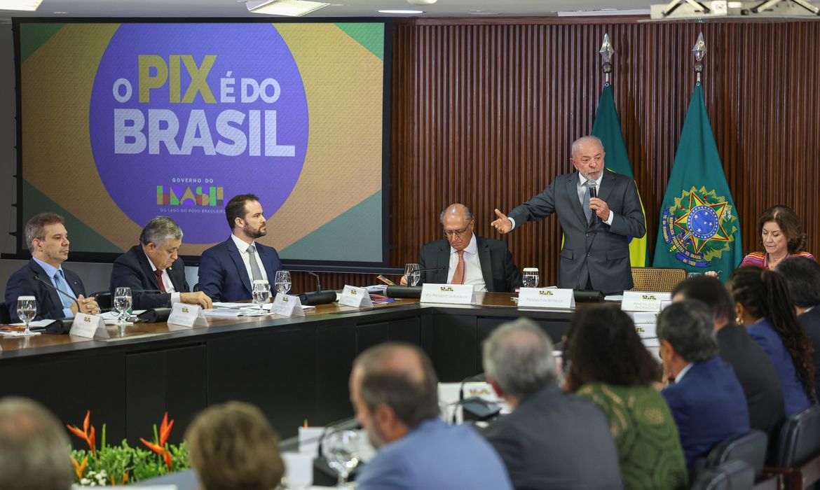 Visa e Mastercard citadas em disputa comercial