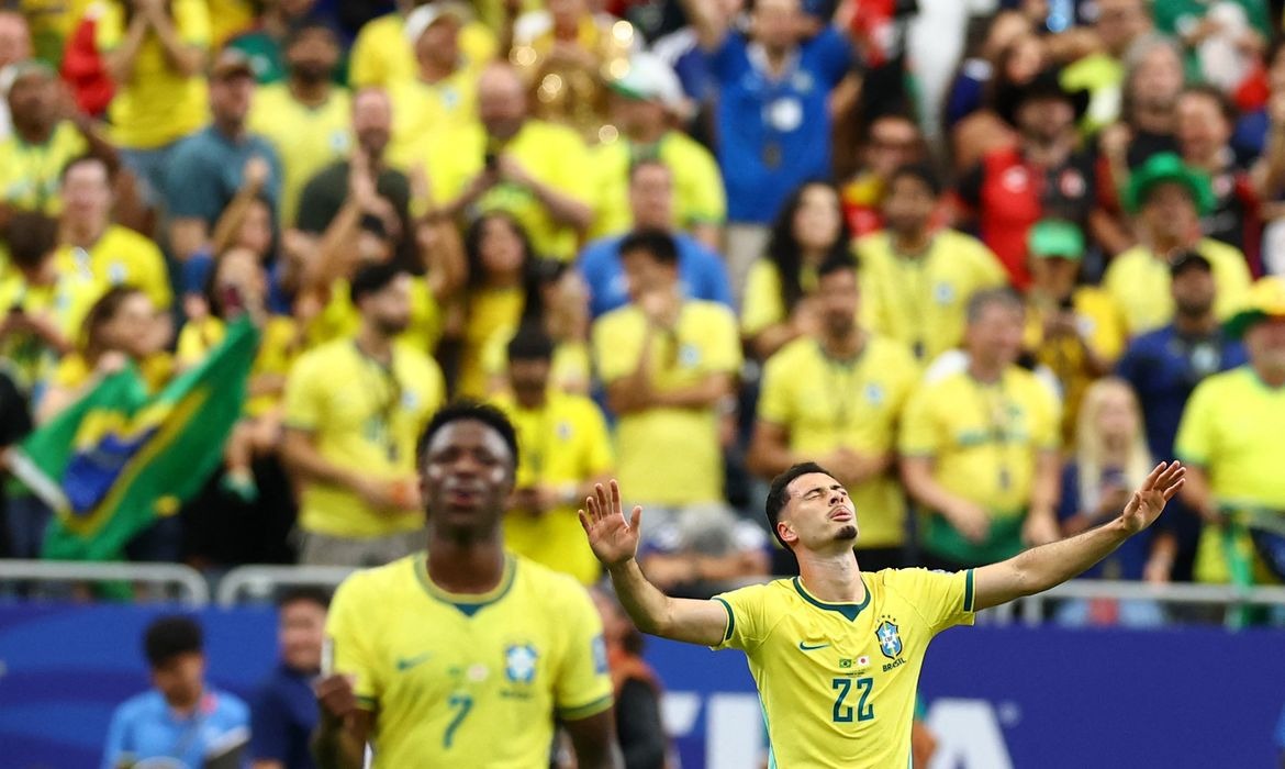 Ancelotti conduz Brasil à classificação