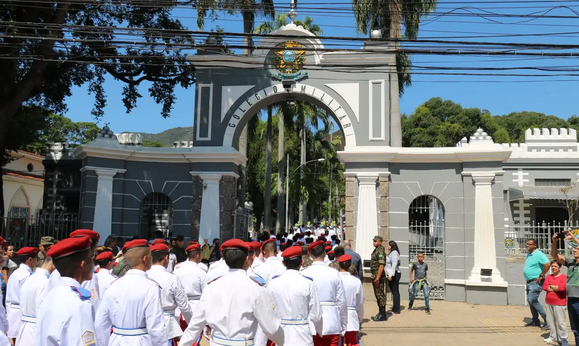 MPF intervém e trava concurso do Colégio Militar