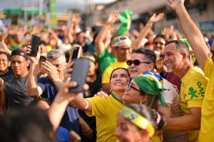 David Almeida recebe manifestações de carinho na Marcha para Jesus