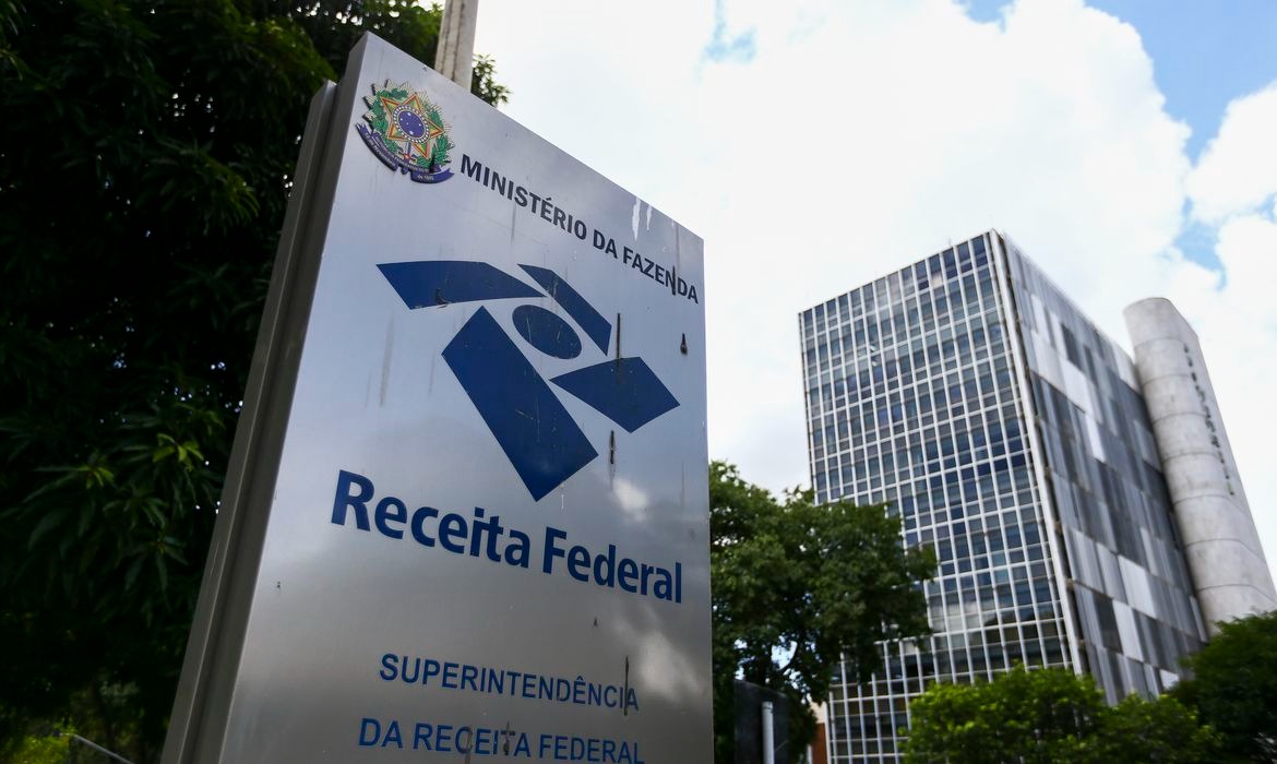 Pix garante prioridade na restituição do IR