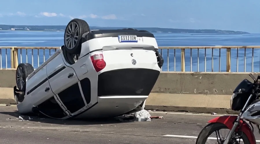 Motoristas devem ter atenção após acidente na Ponte Rio Negro