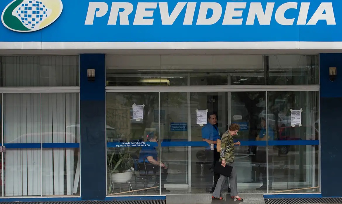 Beneficiários do INSS poderão receber descontos indevidos