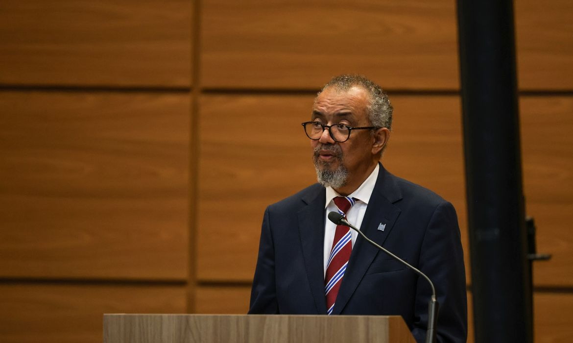 OMS recomenda vigilância mesmo com baixo risco de ebola