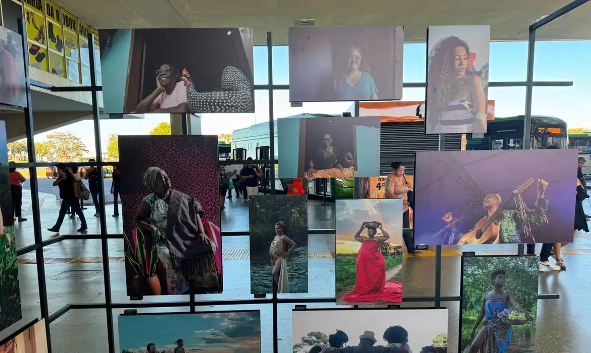 Arte quilombola na Rodoviária de Brasília