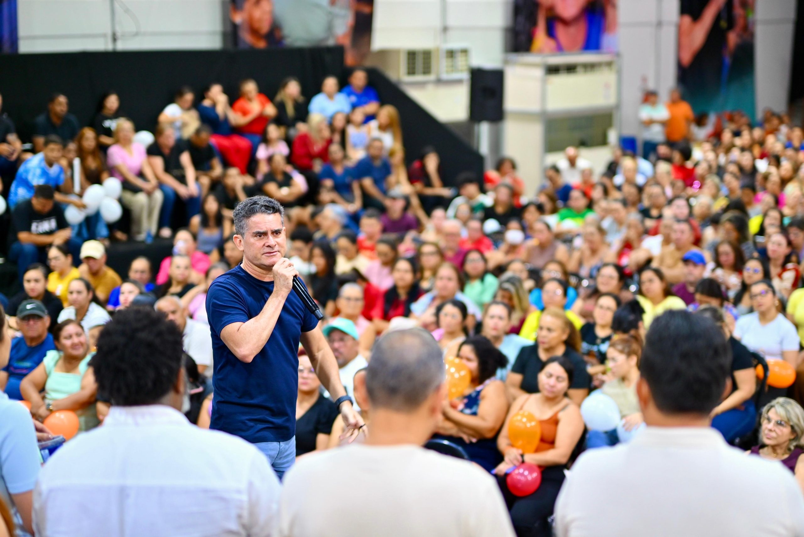 Professores ajudam a construir plano de governo