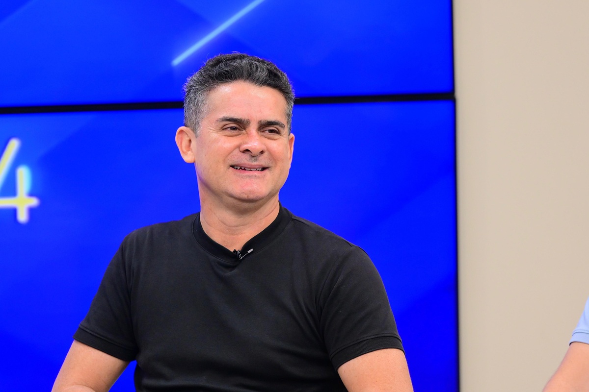 David Almeida defende corte de gastos desnecessários