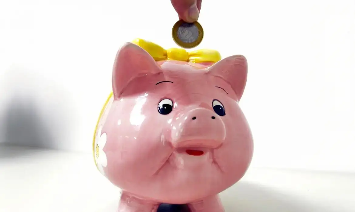 Poupança perde R$ 7,15 bilhões em julho