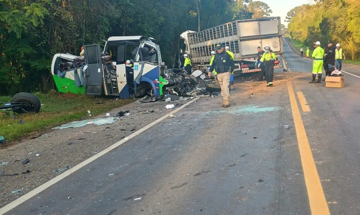 Investigação apura causas de acidente com 23 mortos