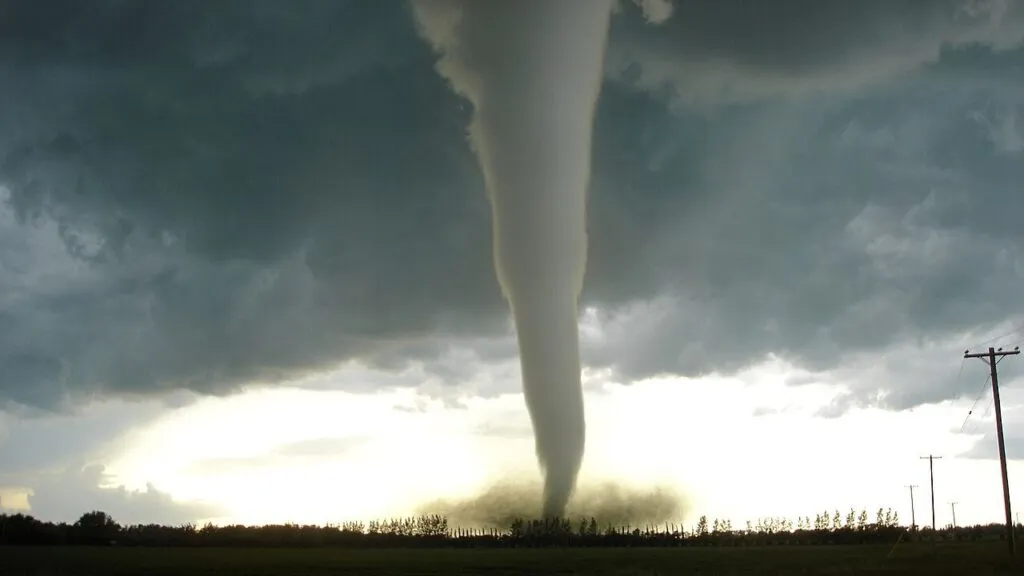 Tornado deixa quatro feridos no Rio Grande do Sul
