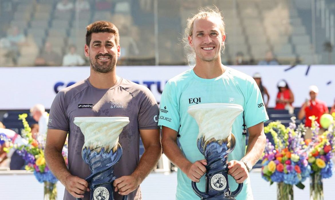 Brasileiros vencem segundo Masters 1000 consecutivo
