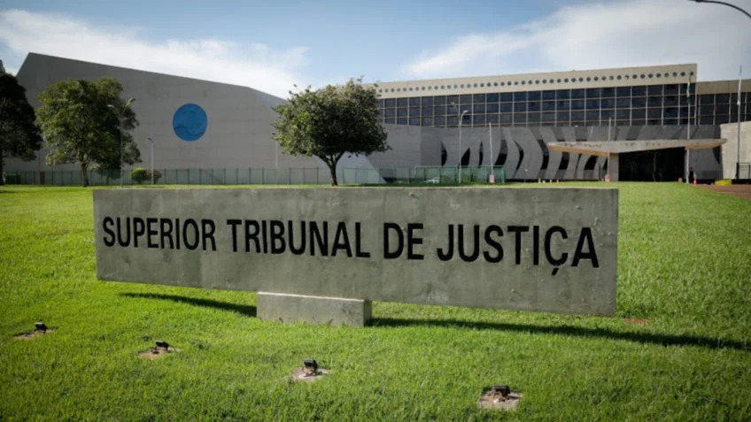 Fametro e Nilton Lins voltam à supervisão do MEC
