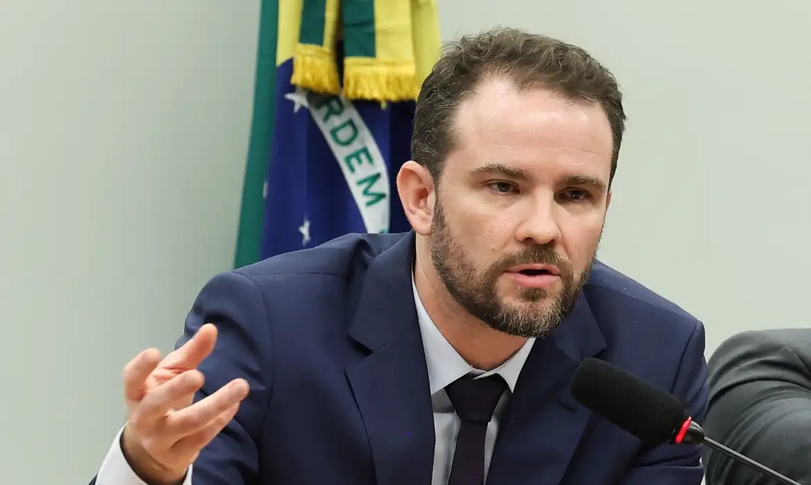 Durigan cita Selic como desafio econômico