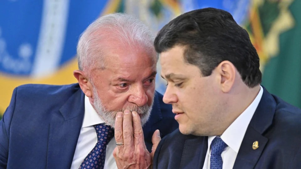 PEC prevê jornada de 40 horas sem redução salarial