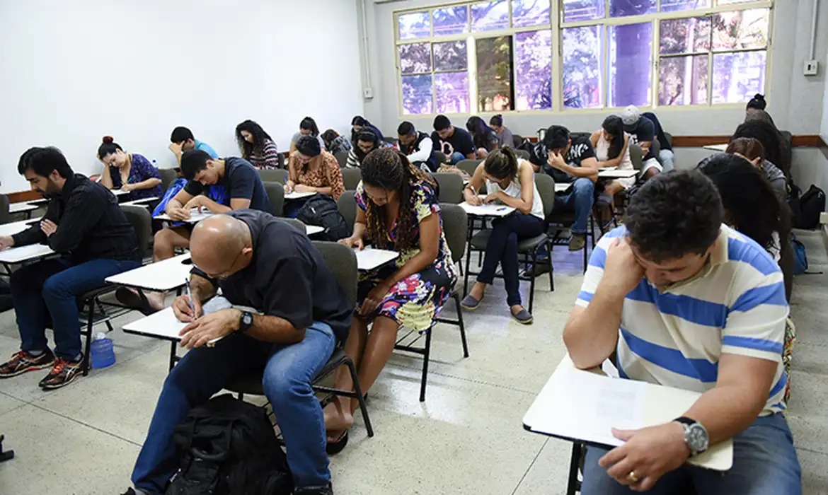 Encceja 2026: matérias e redação da prova