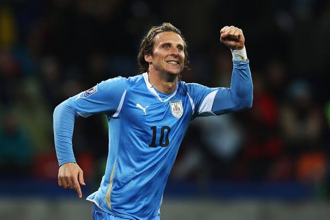 Forlán inicia trabalho no Uruguai pelas categorias de base