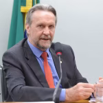 Pedro Uczai passa mal e é levado ao hospital