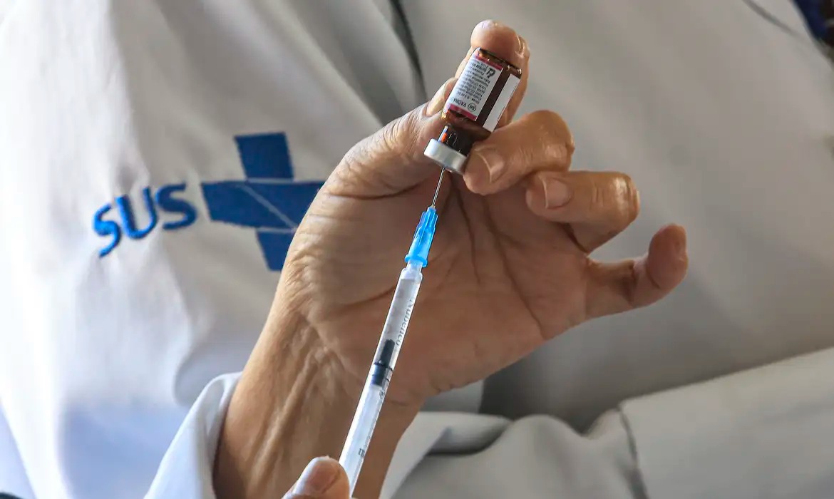 Anvisa amplia uso da MenQuadfi para crianças pequenas