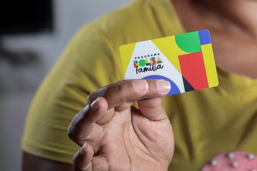 Bolsa Família terá reajuste de 15% a partir de outubro