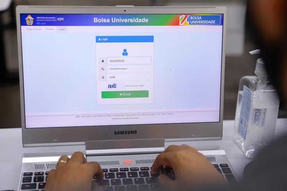 Prefeitura anuncia Bolsa Universidade 2027 com oportunidades para estudantes de Manaus