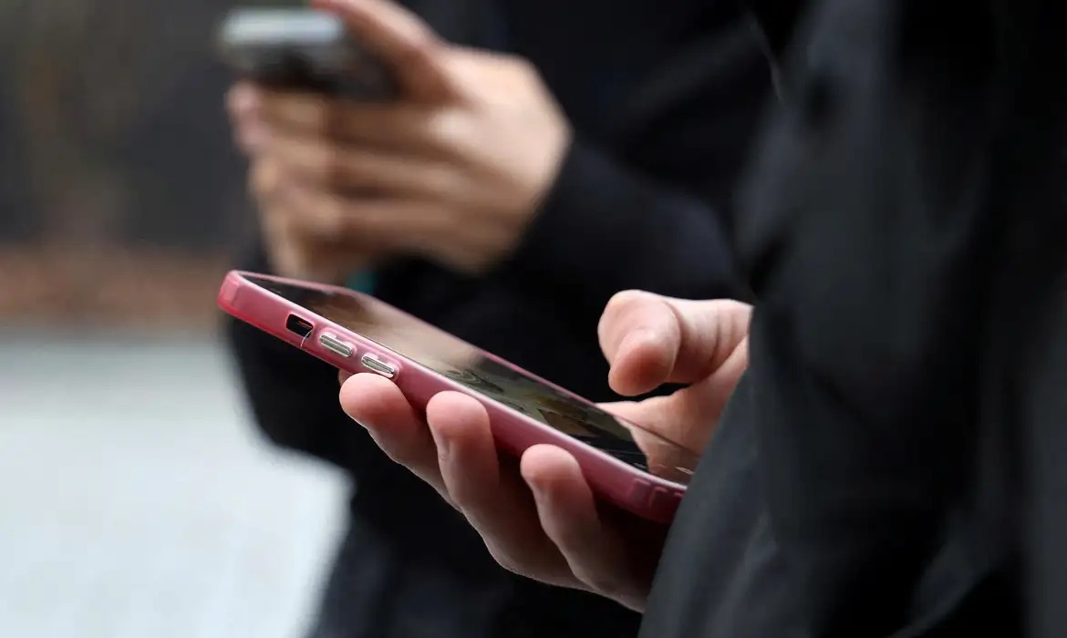 STF recebe ação sobre acesso à internet nas eleições