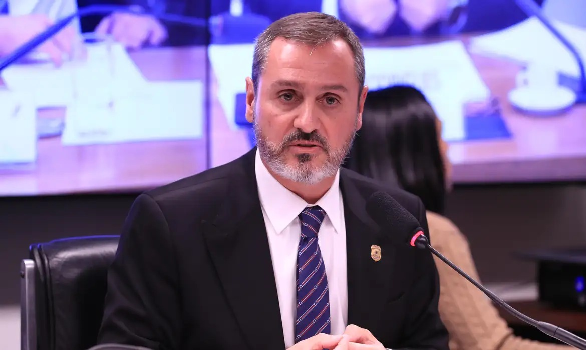 Andrei Rodrigues retorna ao comando da Polícia Federal por decisão de Dino