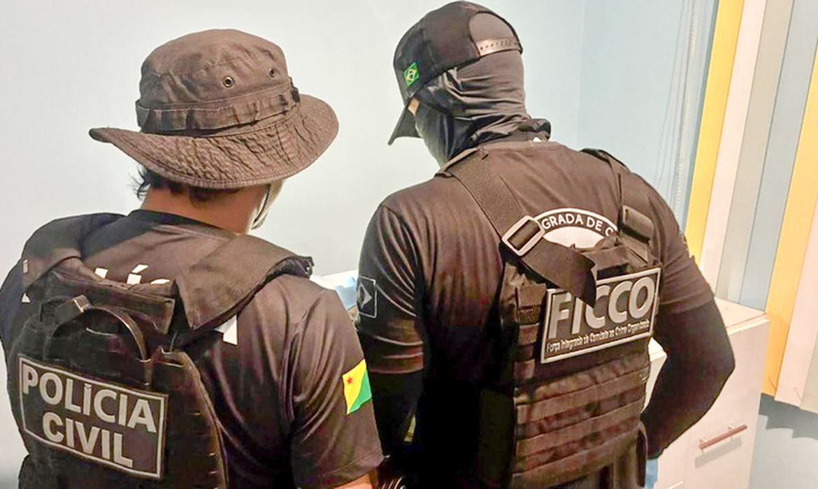 Polícia Federal cumpre 106 prisões em operação contra organizações criminosas