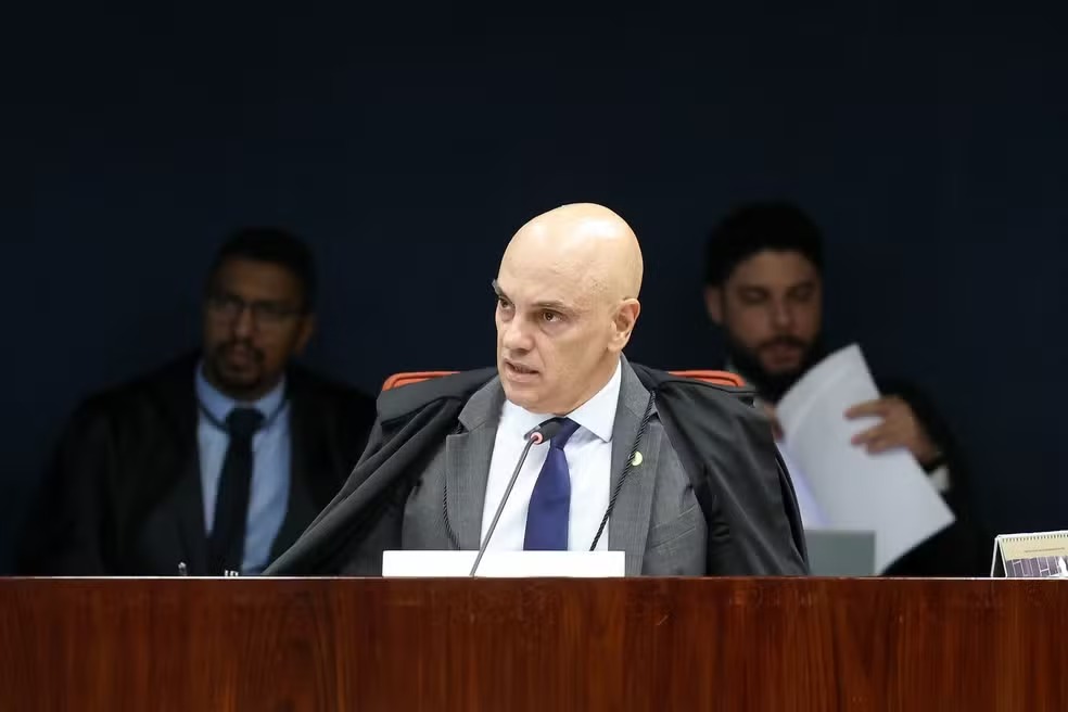 Moraes adia manifestação em meio à crise e mudanças determinadas por Fachin
