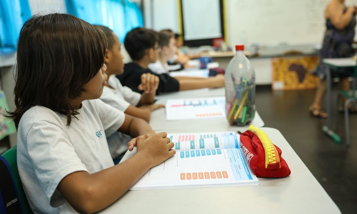 MEC e Capes oferecem pós-graduação gratuita para docentes