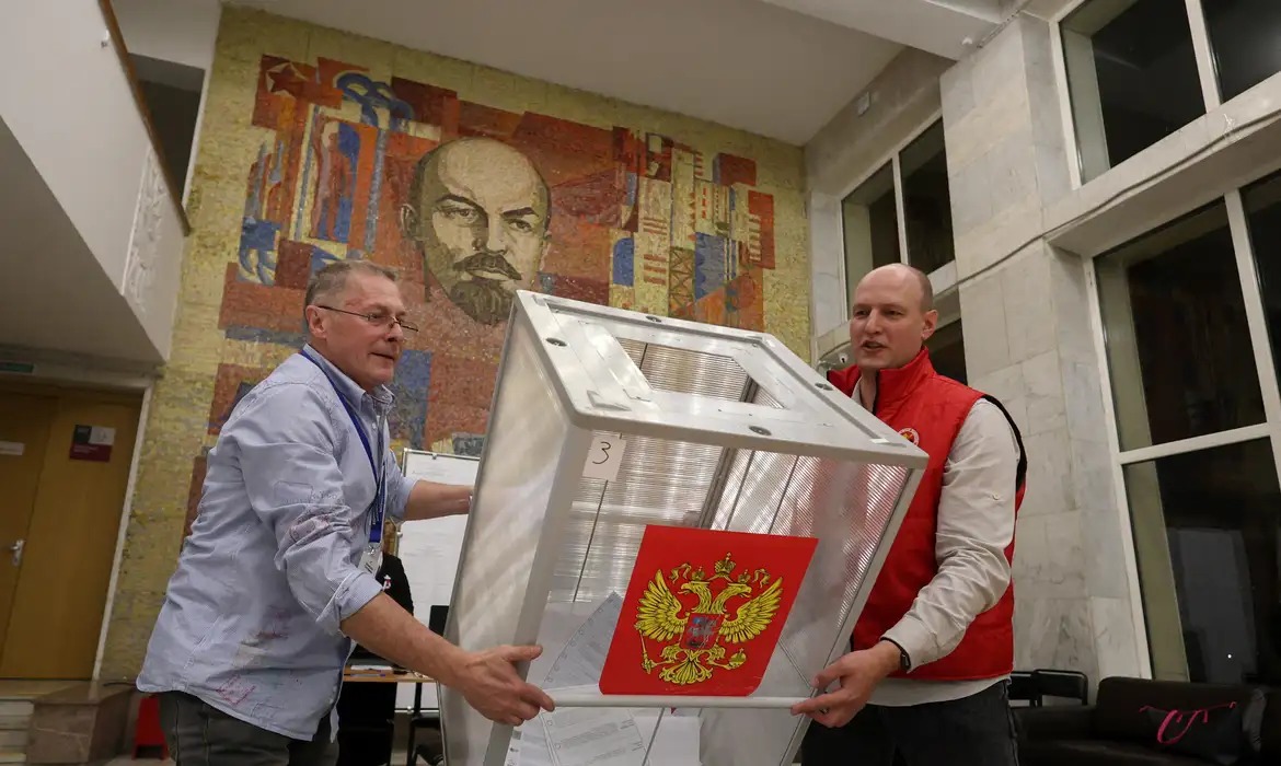 Sistema eleitoral da Rússia sofre ataques durante eleições