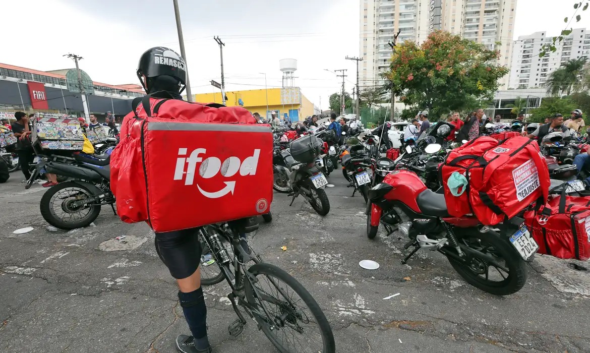 IBGE aponta 1,959 milhão de trabalhadores de apps